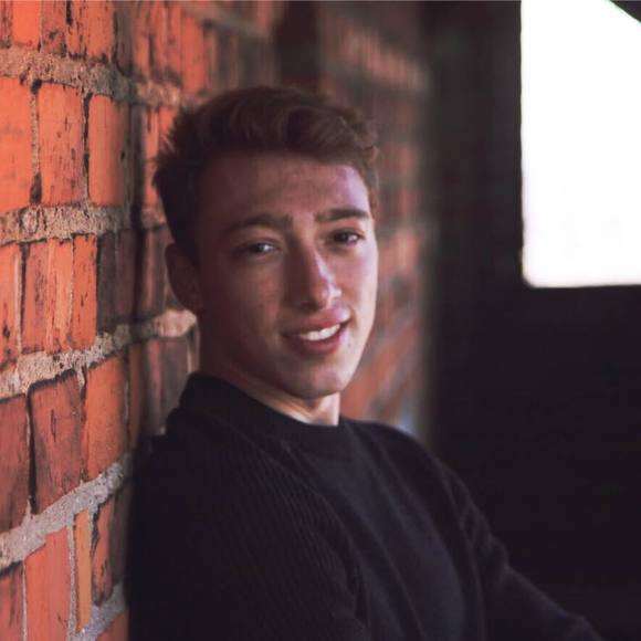 Meet your Posher, Max - Picture 1 of 1